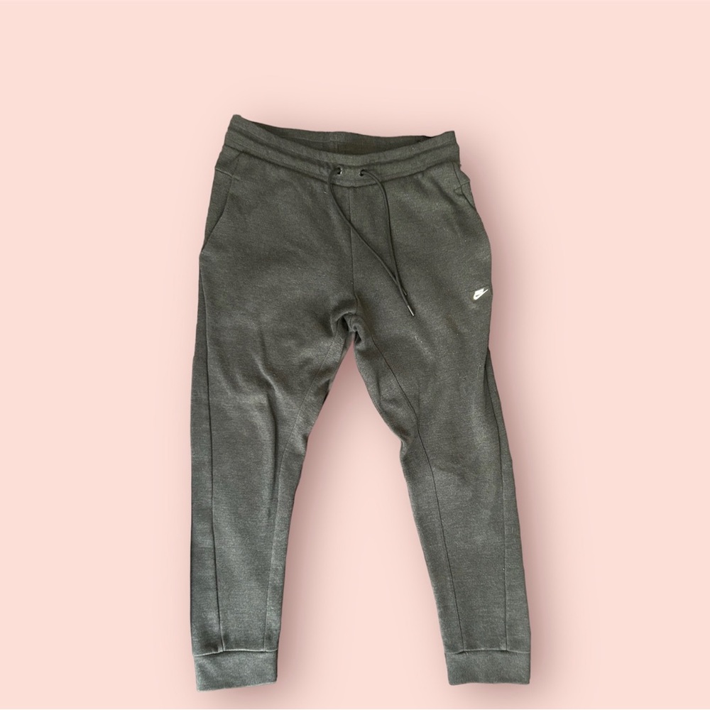 (Retail $60) Men’s Gray Nike Sweatpants (size M)